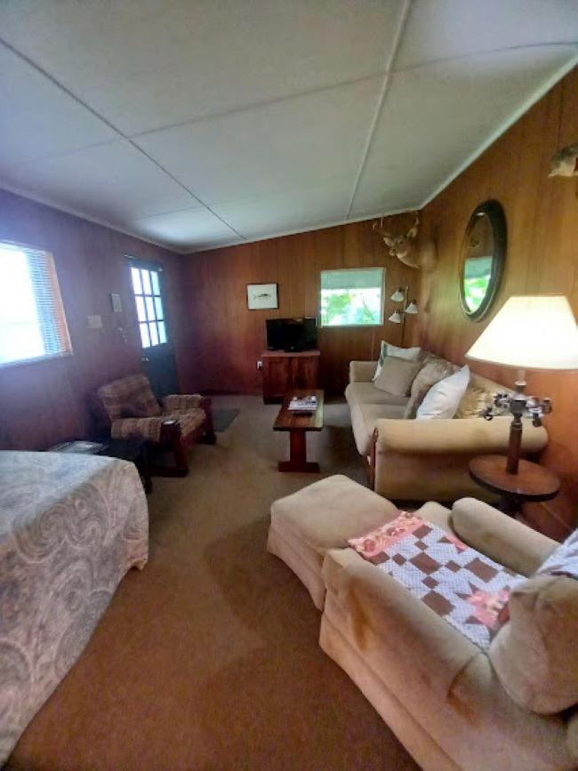 Stegbone'S Fish Camp And Resort Satsuma المظهر الخارجي الصورة